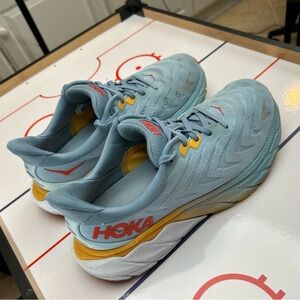 Hoka One One Women’s Arahi 6 Summer Song Mountain Spring Sneakers, Size 7.5